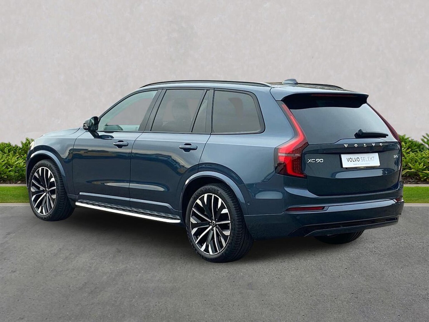 Used Volvo XC90 2025 for sale - 76497345: Photo 2