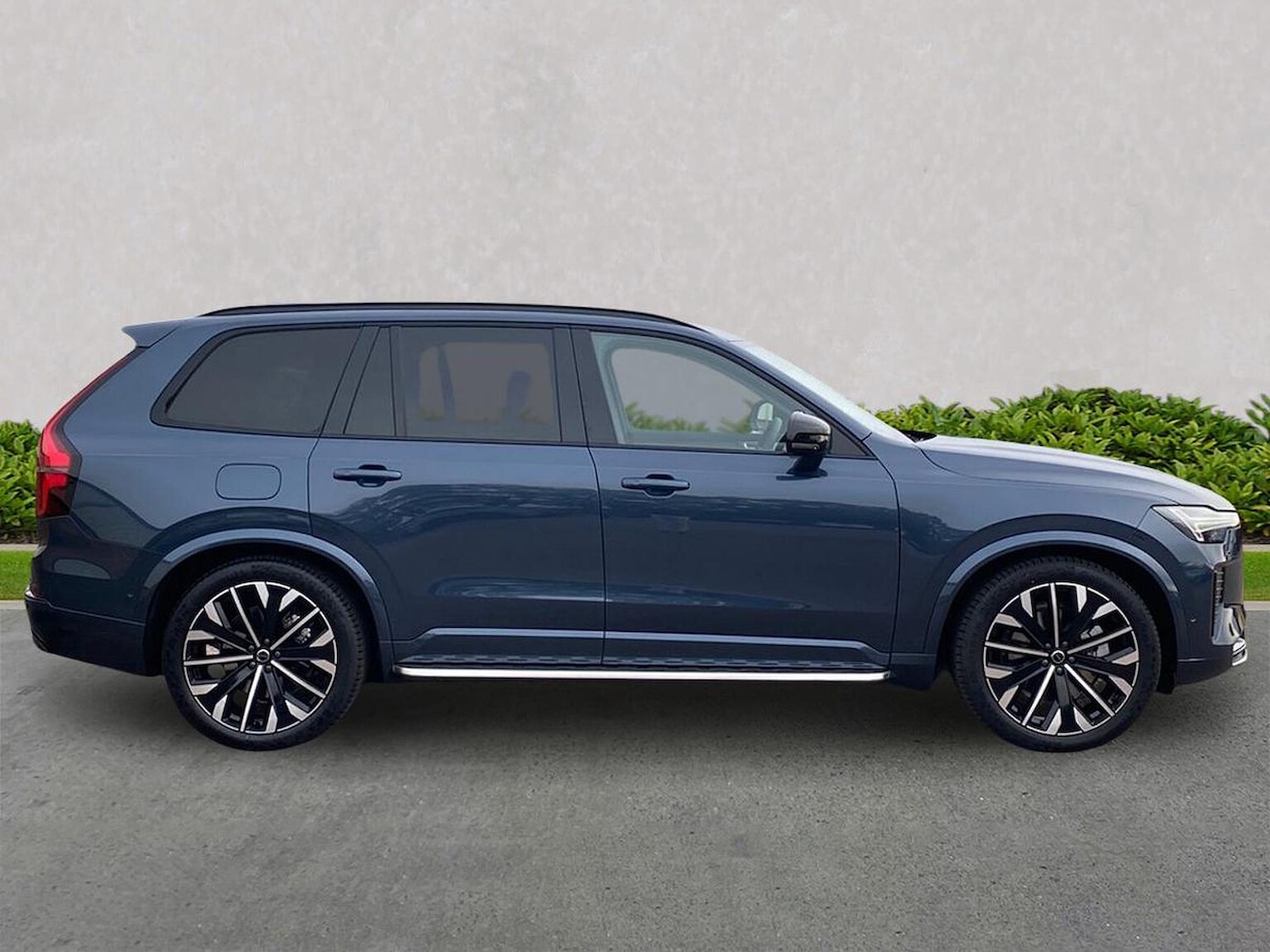 Used Volvo XC90 2025 for sale - 76497345: Photo 3