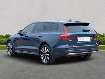 Used Volvo V60 2022 for sale - 75505208: Photo