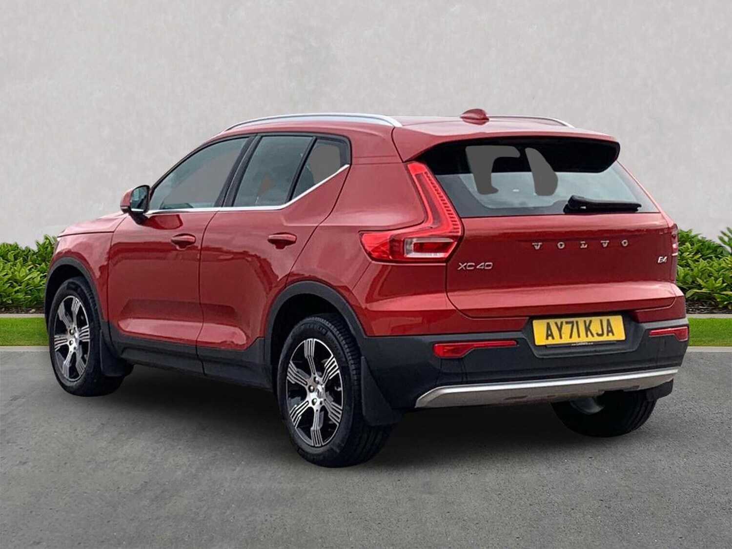 Used Volvo XC40 2021 for sale - 76313836: Photo 2