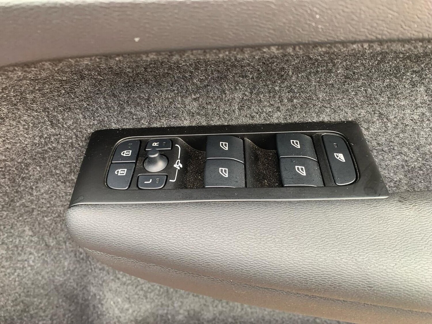 Used Volvo XC40 2021 for sale - 76313836: Photo 21