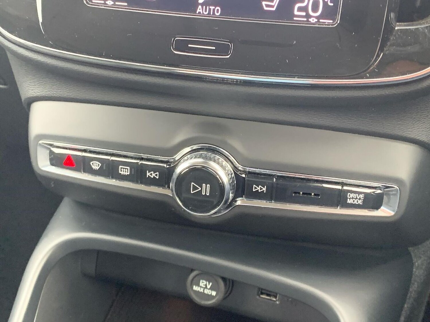 Used Volvo XC40 2021 for sale - 76313836: Photo 22