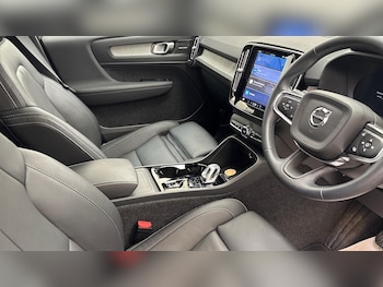 Used Volvo XC40 2024 for sale - 75605003: Photo