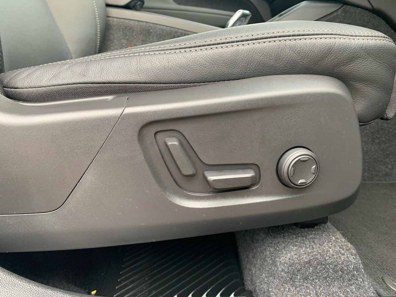 Used Volvo XC40 2024 for sale - 76005813: Photo 28