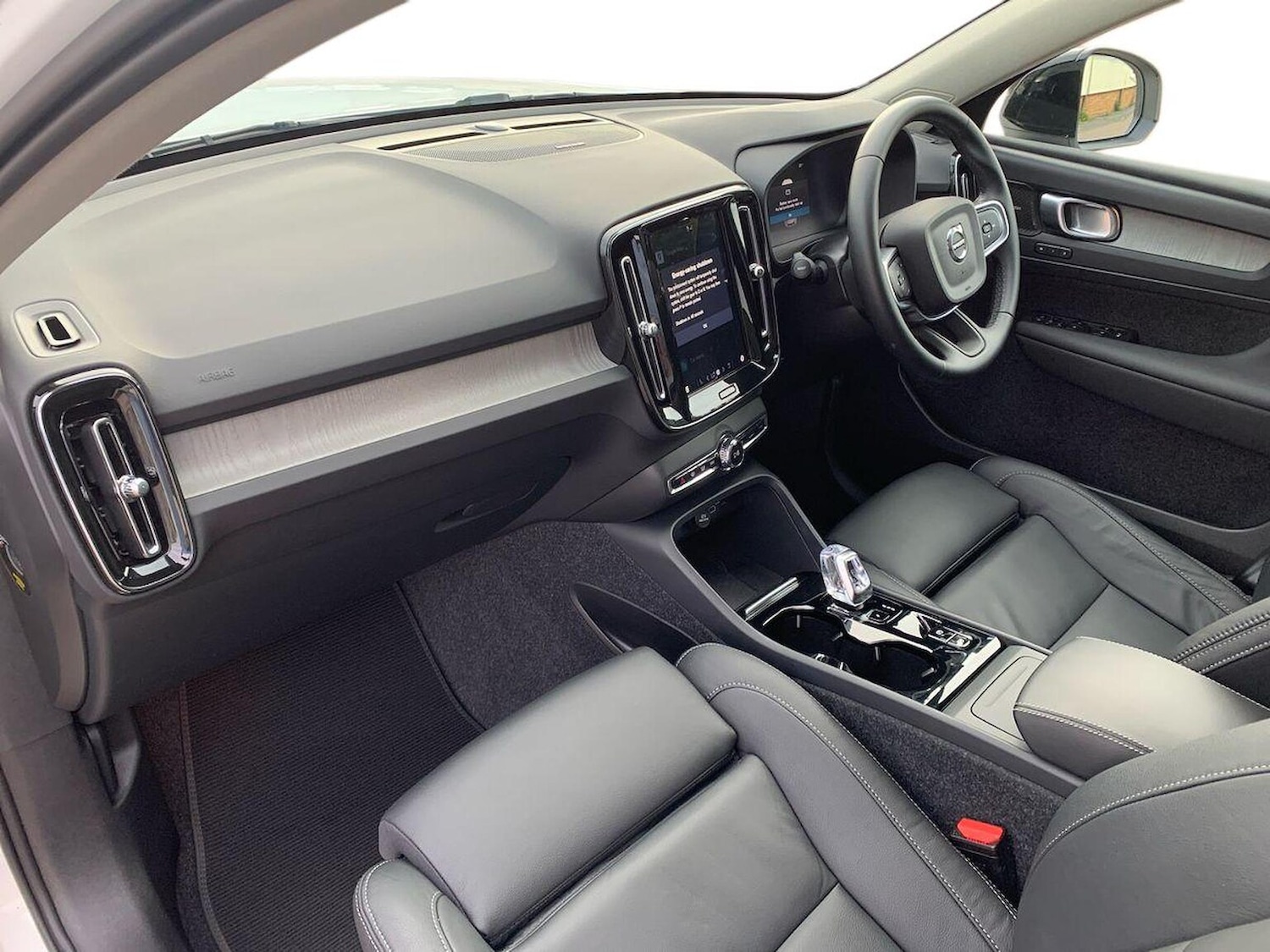 Used Volvo XC40 2024 for sale - 76005813: Photo 7