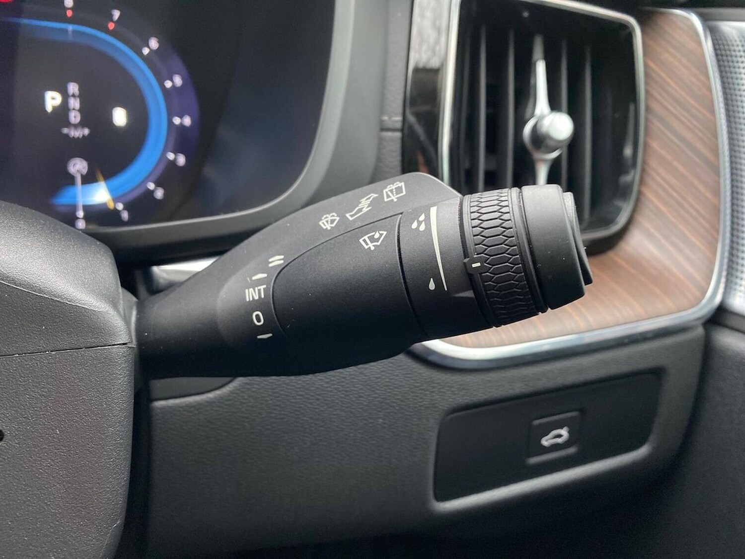 Used Volvo XC60 2022 for sale - 76963579: Photo 28