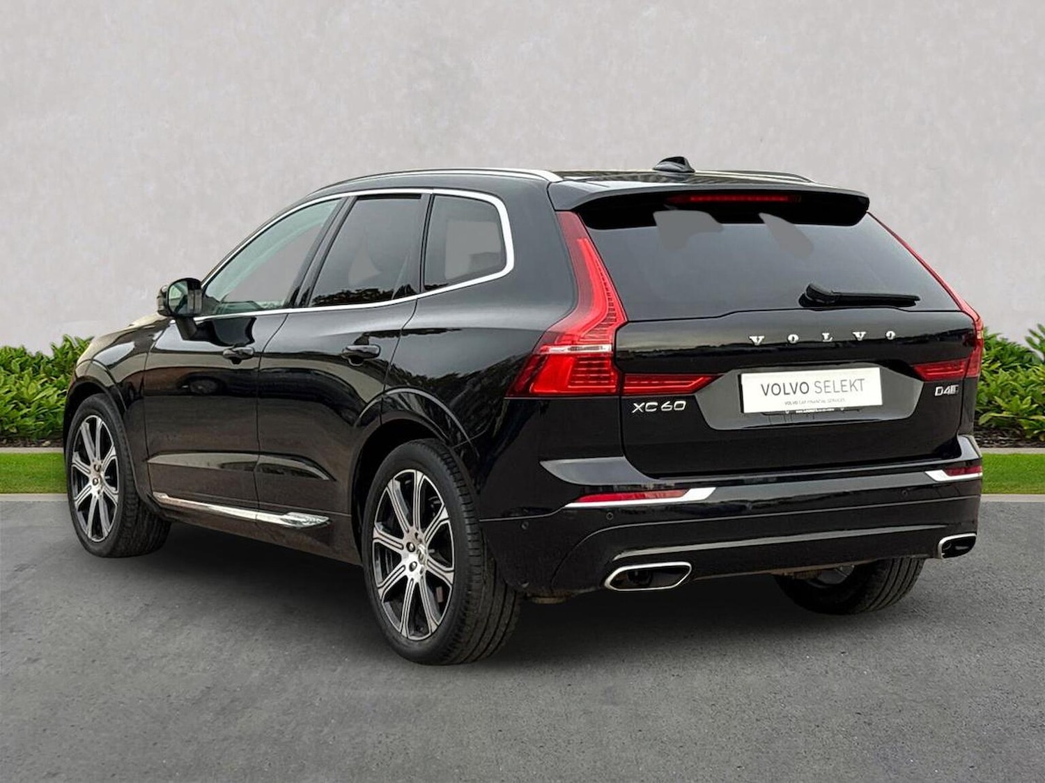 Used Volvo XC60 2019 for sale - 76497355: Photo 2