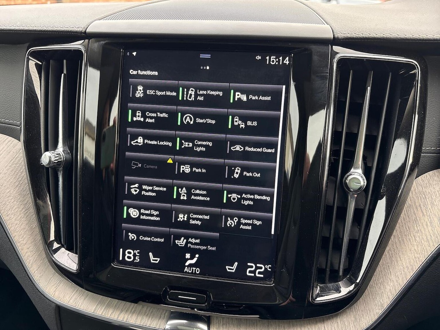 Used Volvo XC60 2019 for sale - 76497355: Photo 24