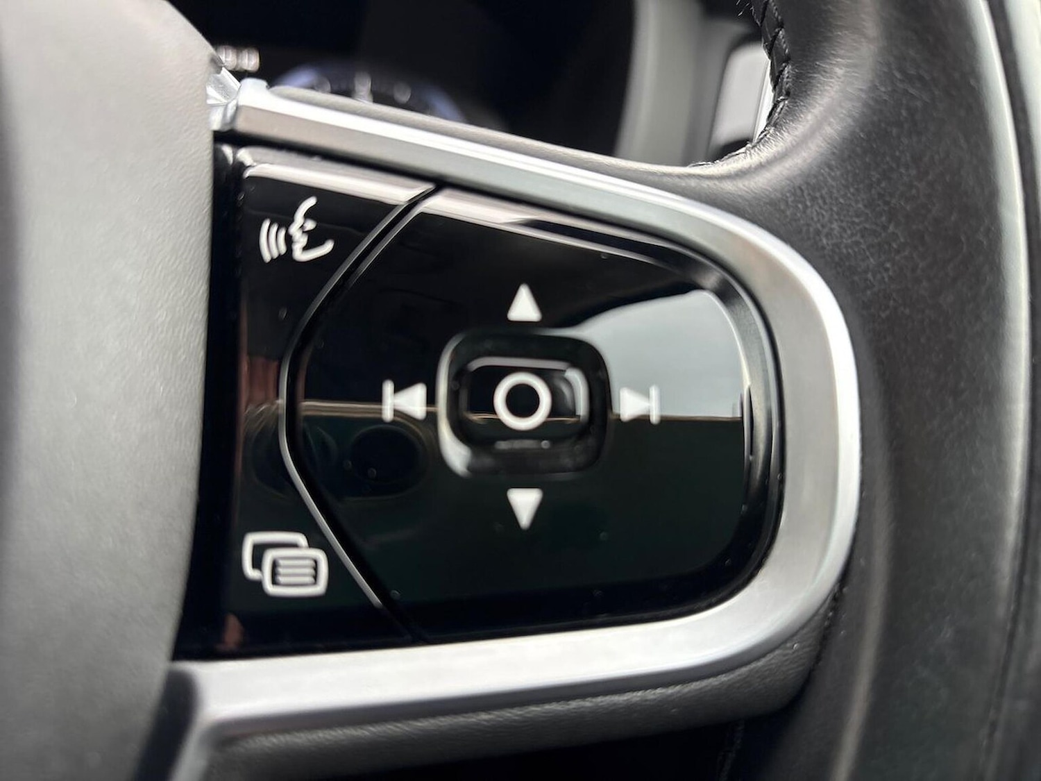 Used Volvo XC60 2019 for sale - 76497355: Photo 25