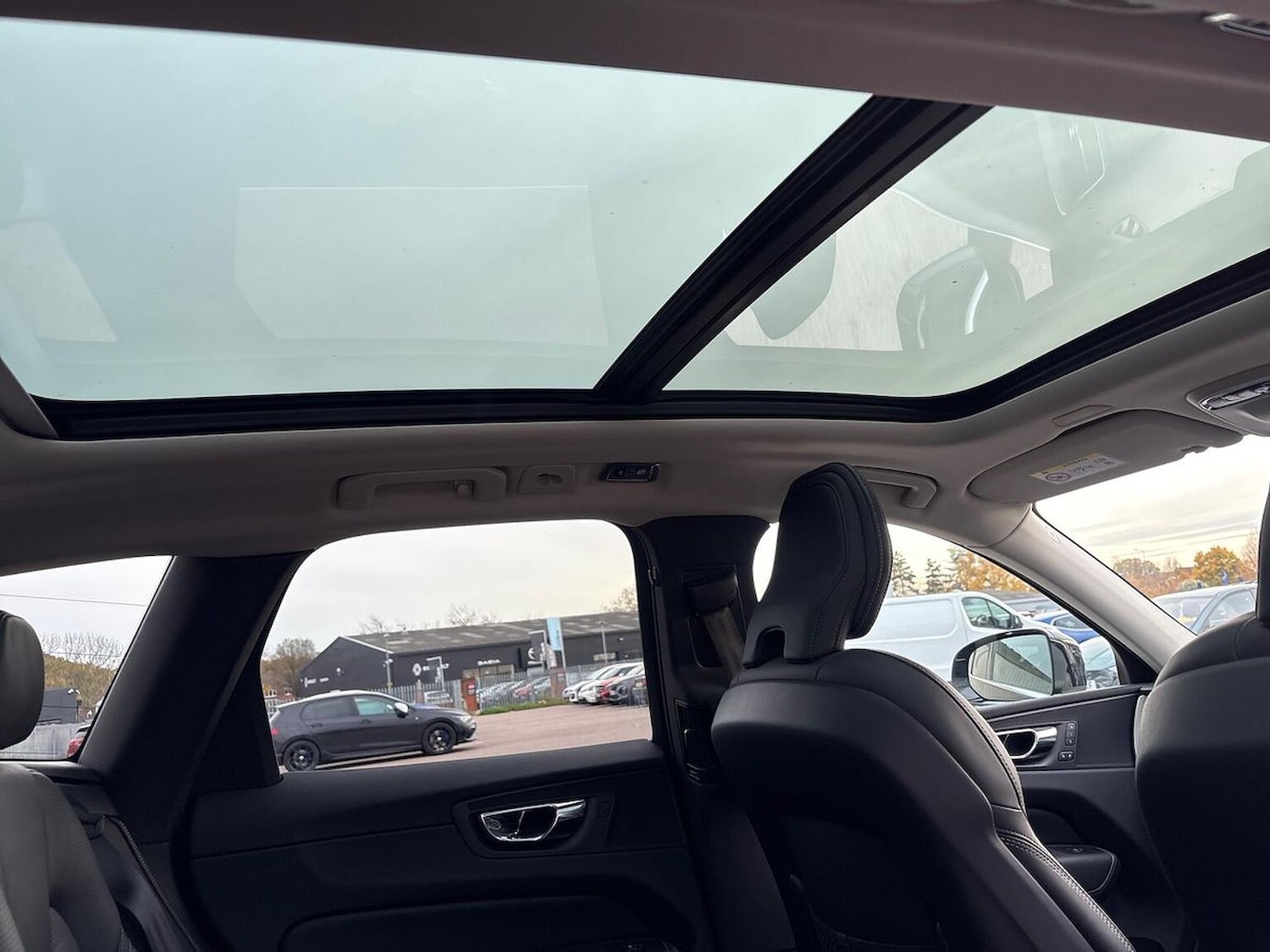 Used Volvo XC60 2019 for sale - 76497355: Photo 31