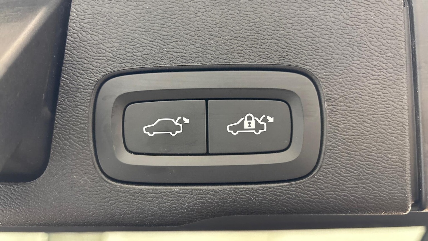 Used Volvo XC60 2022 for sale - 76969041: Photo 28