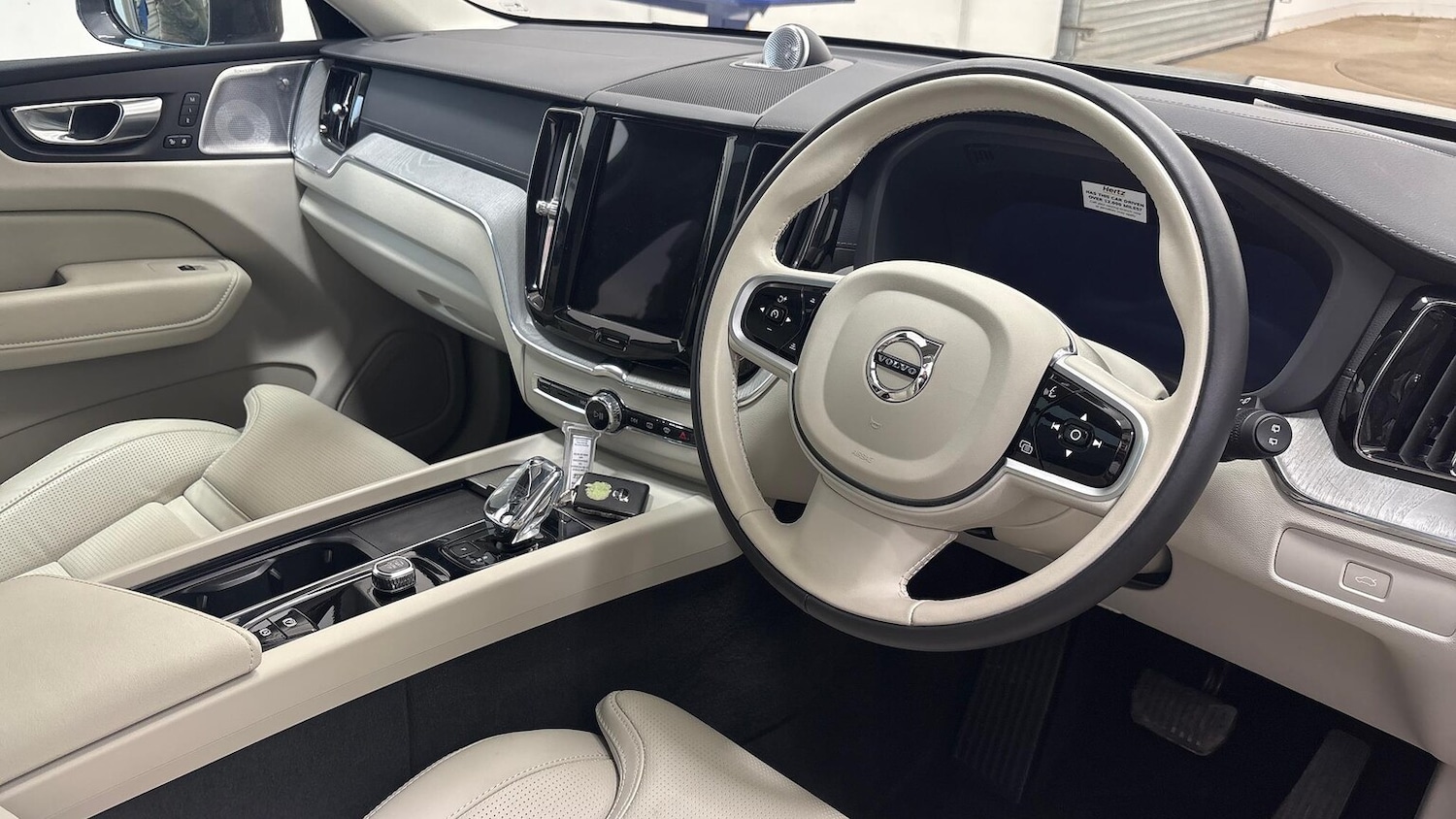 Used Volvo XC60 2025 for sale - 76422370: Photo 10