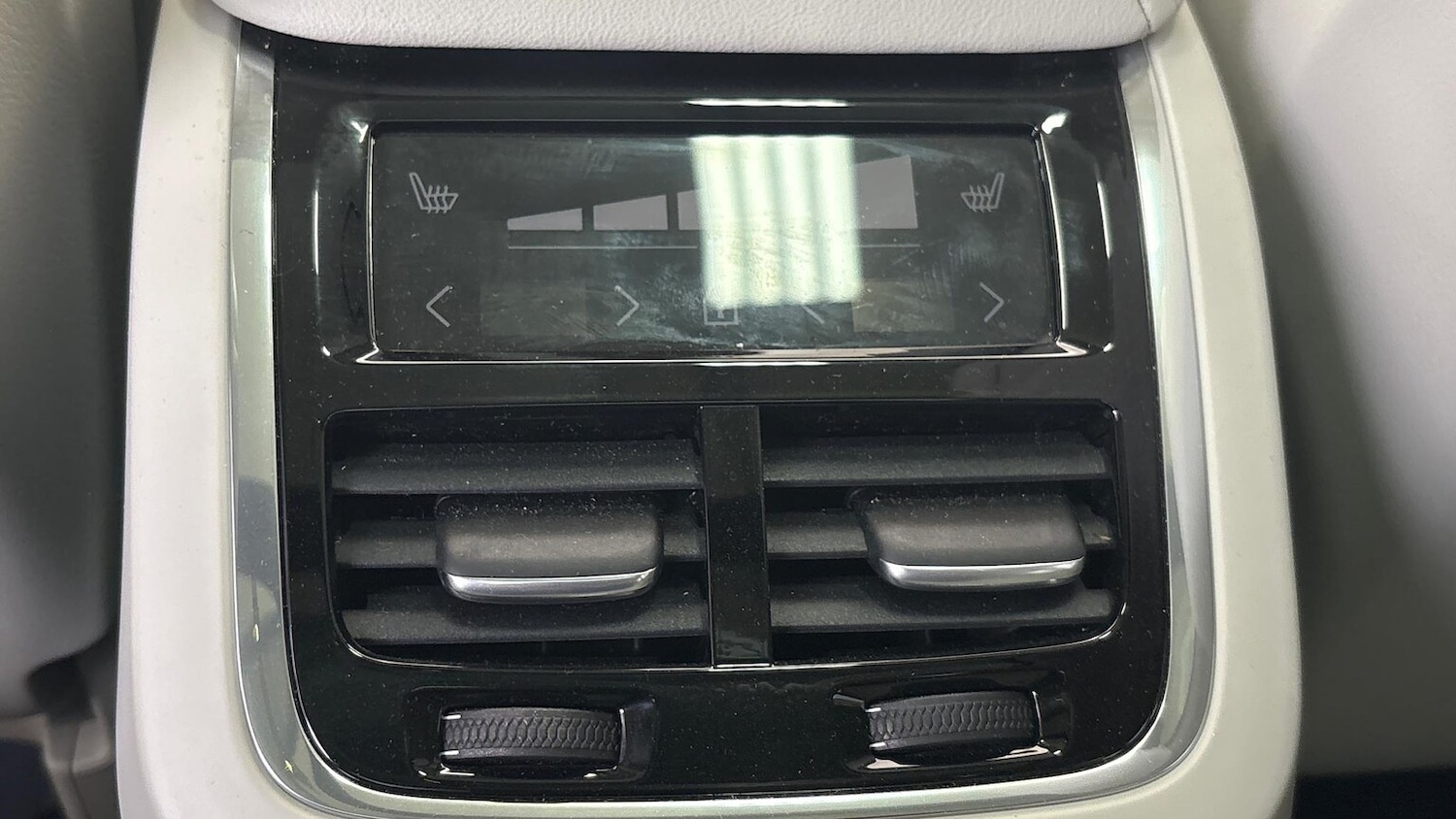 Used Volvo XC60 2025 for sale - 76422370: Photo 17