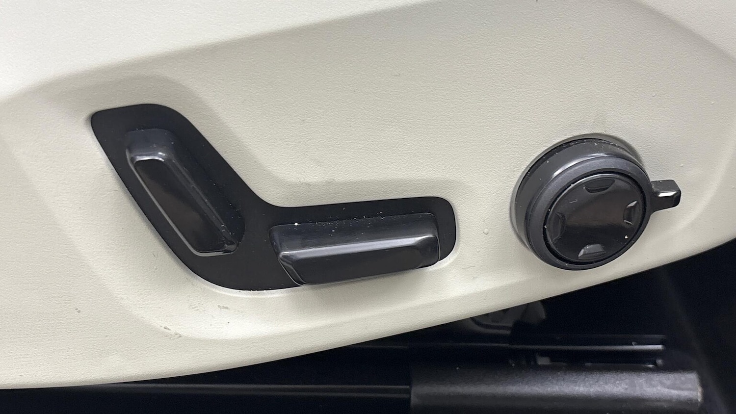 Used Volvo XC60 2025 for sale - 76422370: Photo 25