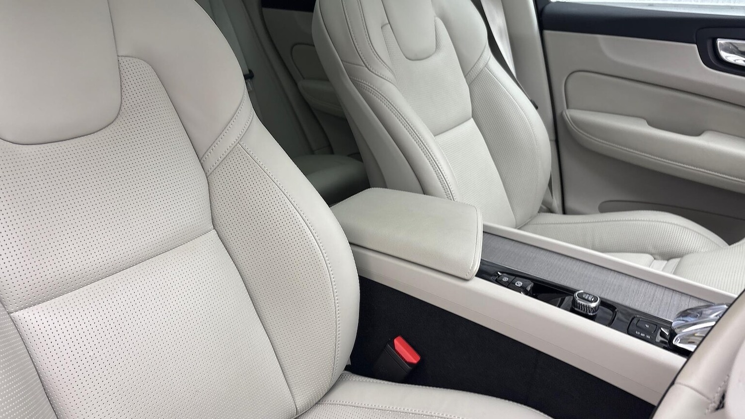 Used Volvo XC60 2025 for sale - 76422370: Photo 26