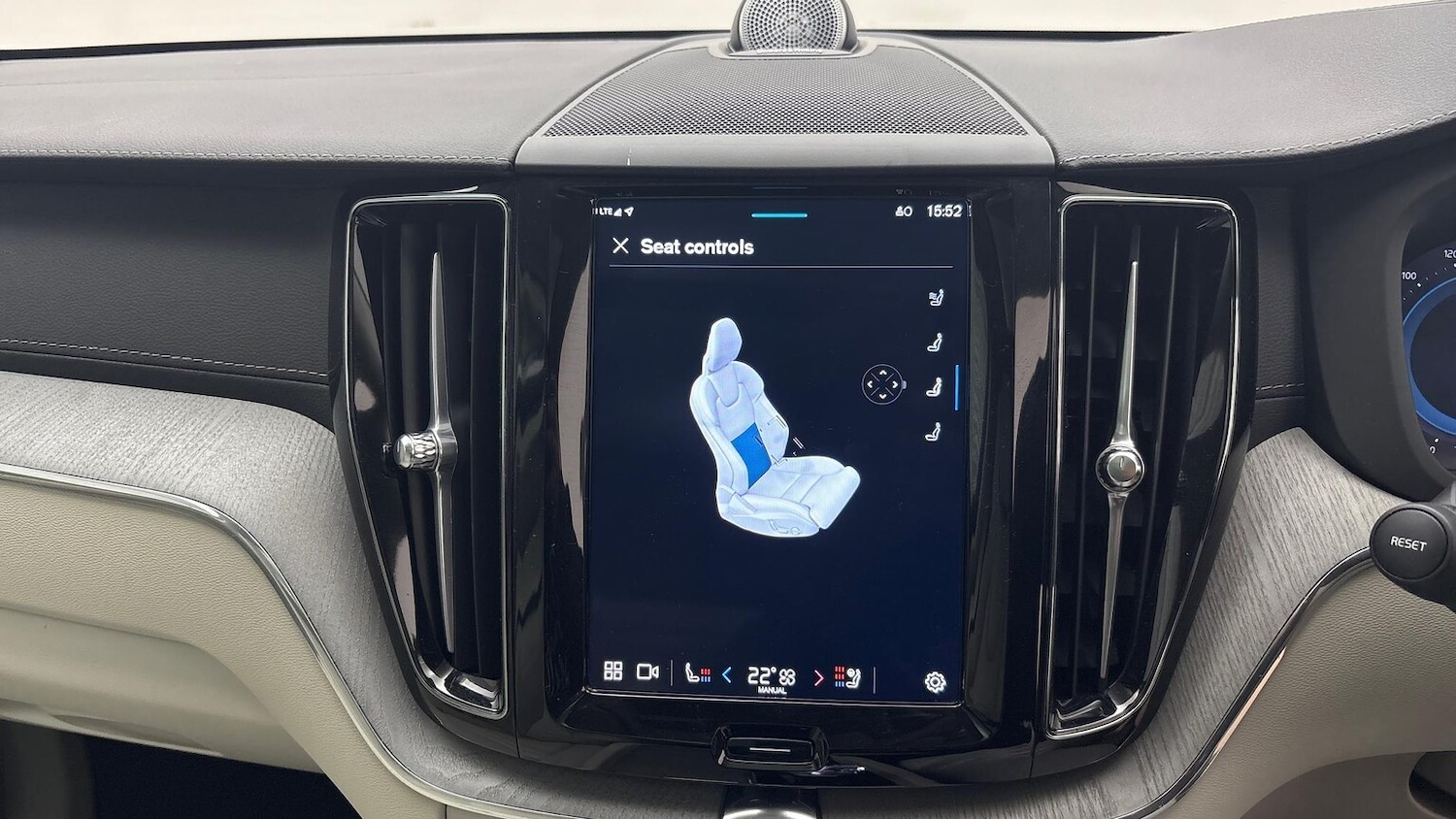 Used Volvo XC60 2025 for sale - 76422370: Photo 32