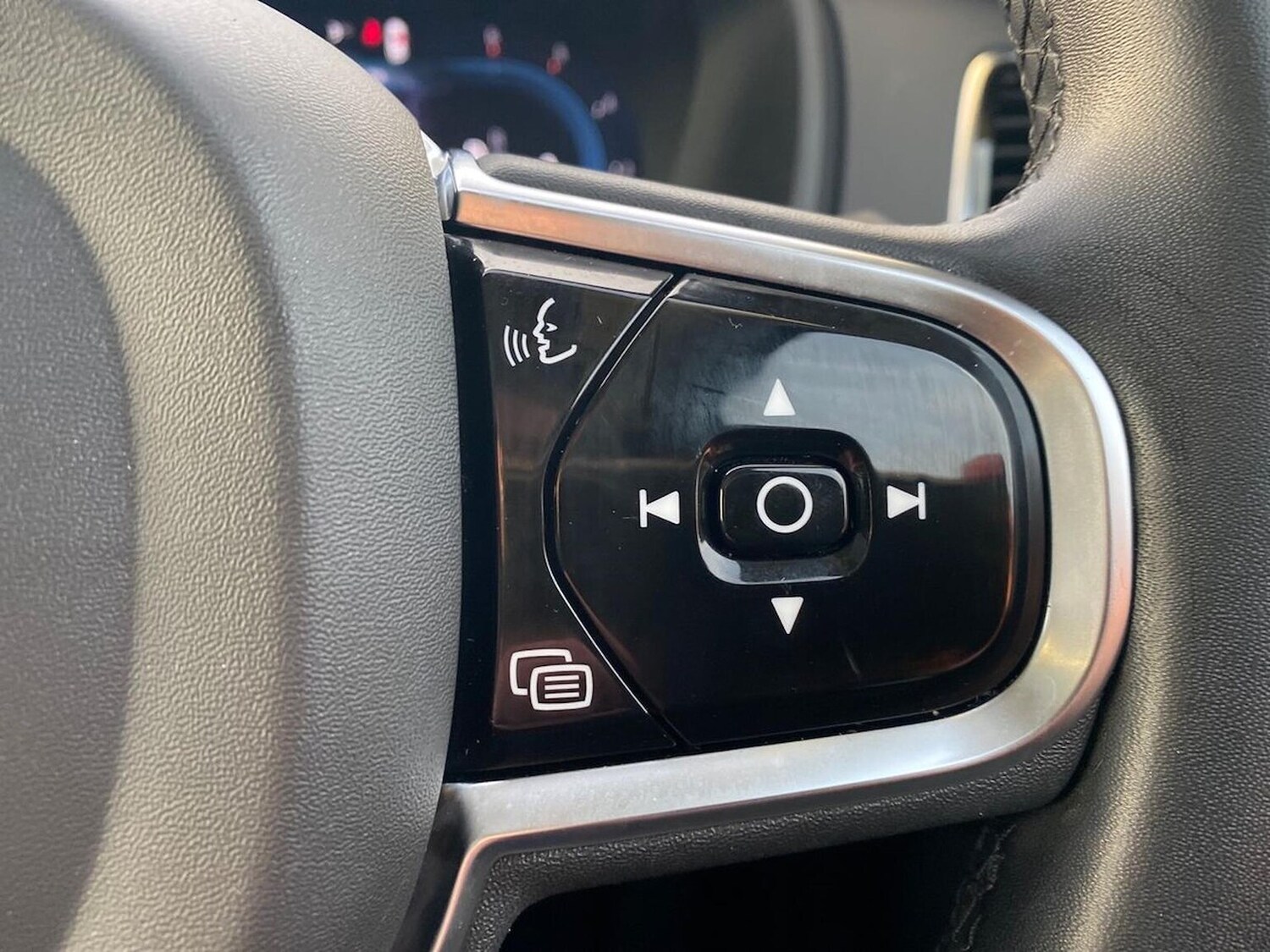 Used Volvo XC90 2023 for sale - 76497354: Photo 28