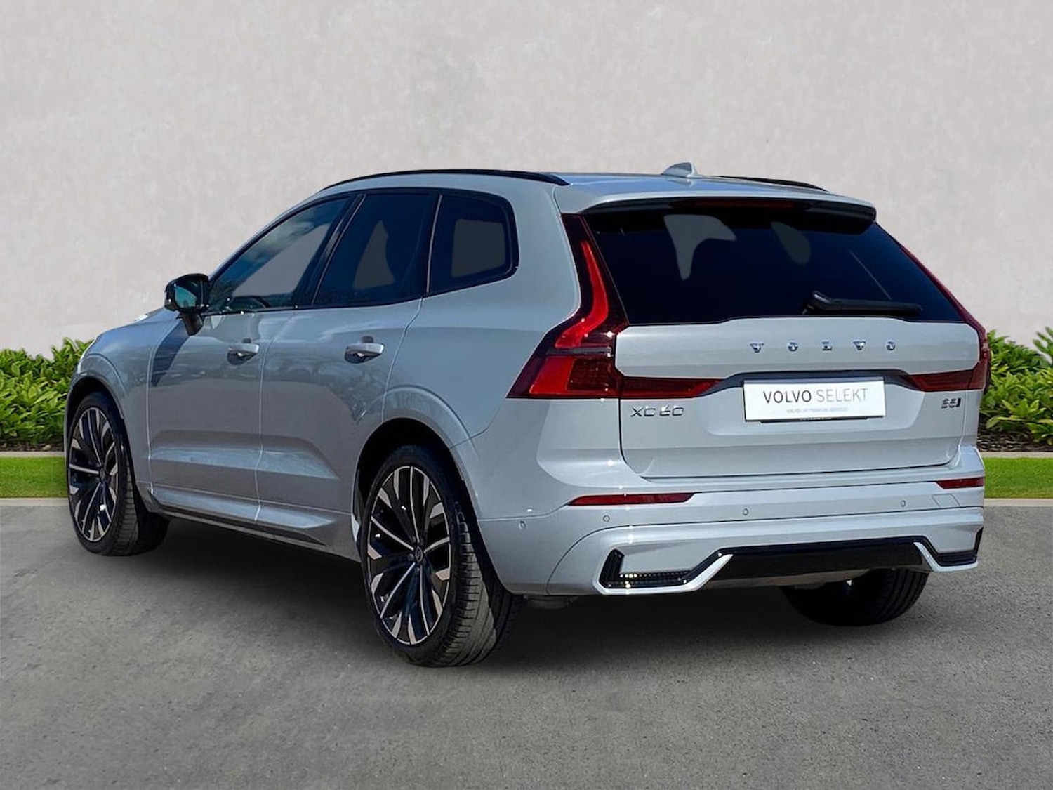 Used Volvo XC60 2025 for sale - 78193830: Photo 2