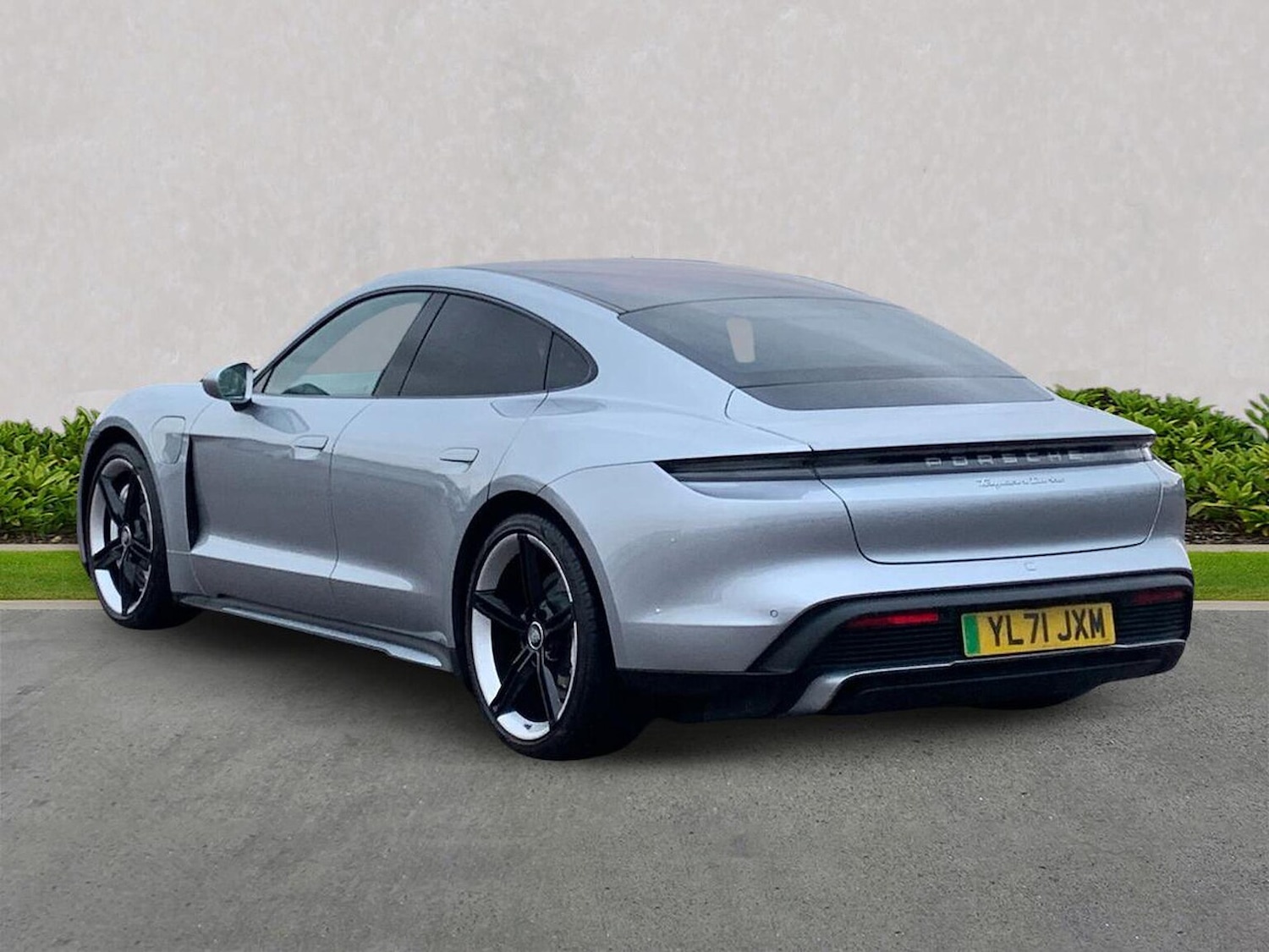 Used Porsche Taycan 2022 for sale - 77629373: Photo 2