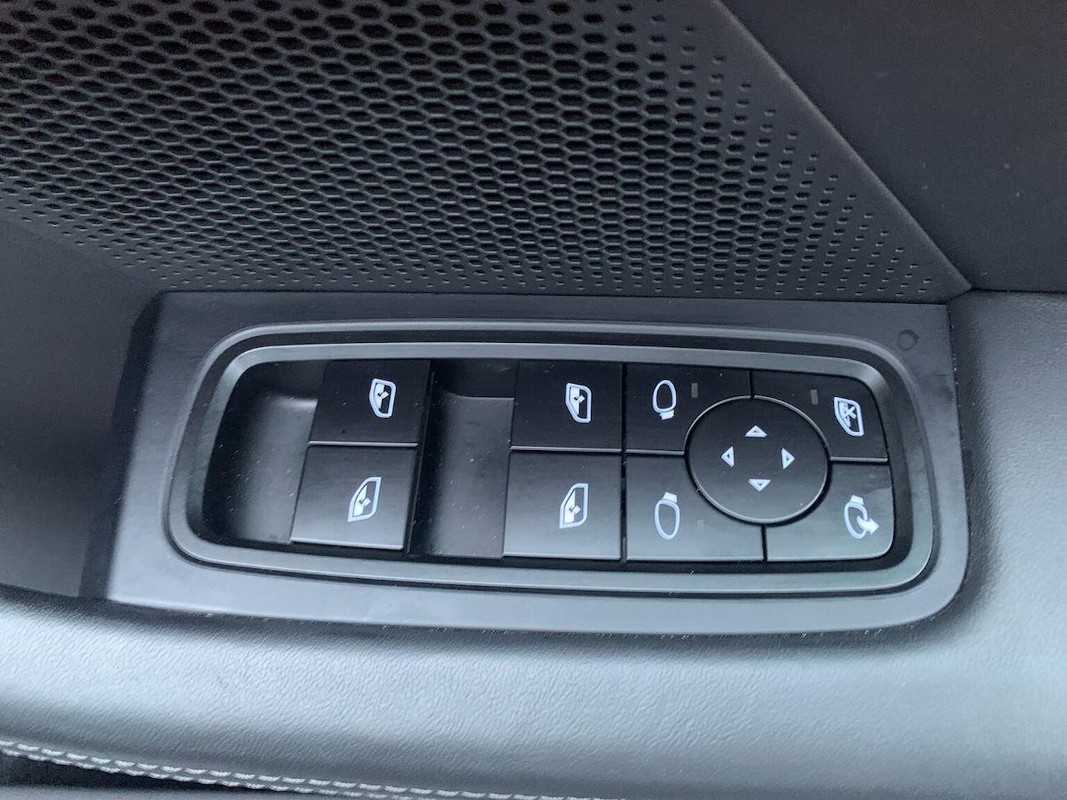 Used Porsche Taycan 2022 for sale - 77629373: Photo 21