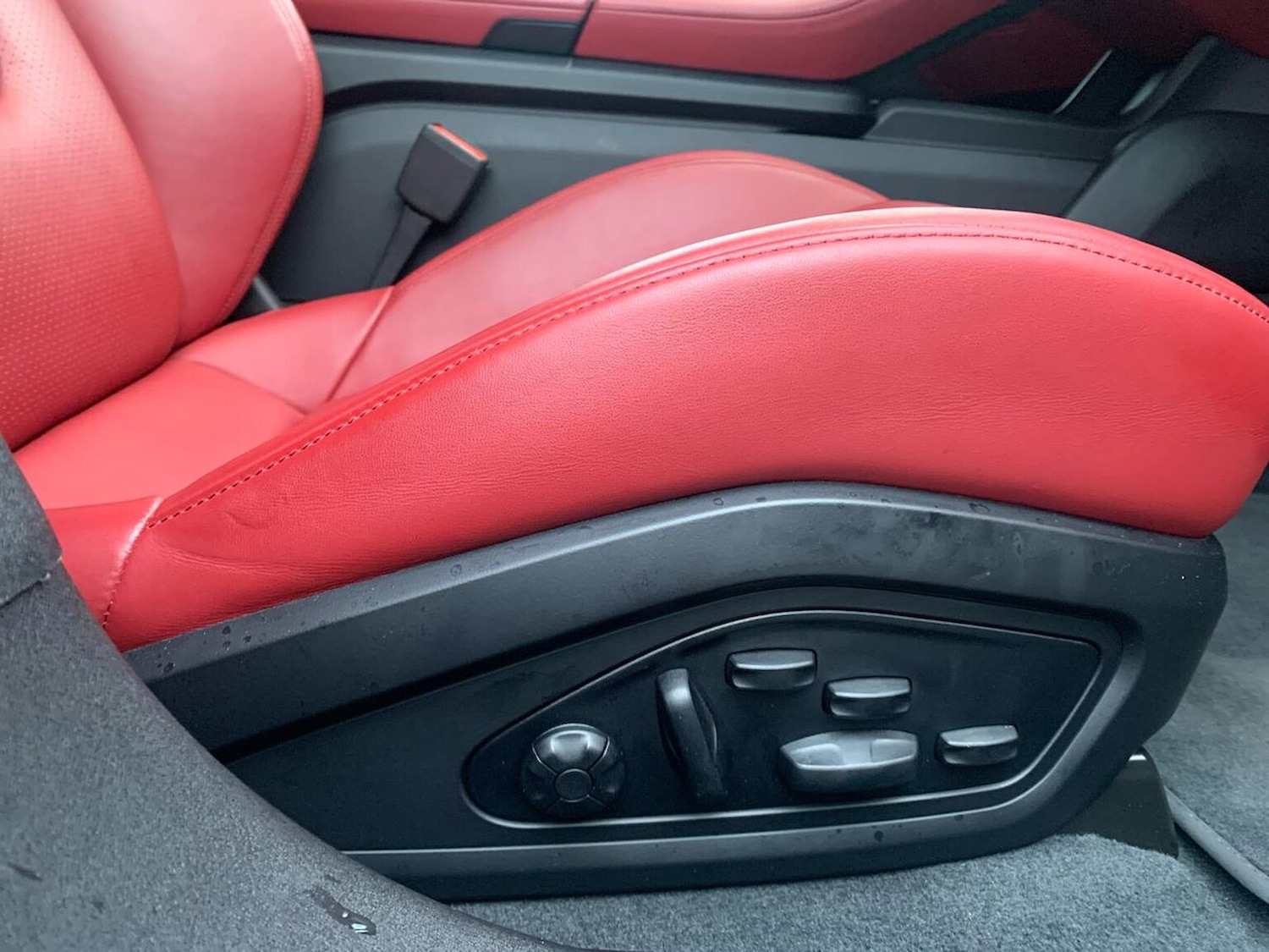 Used Porsche Taycan 2022 for sale - 77629373: Photo 30