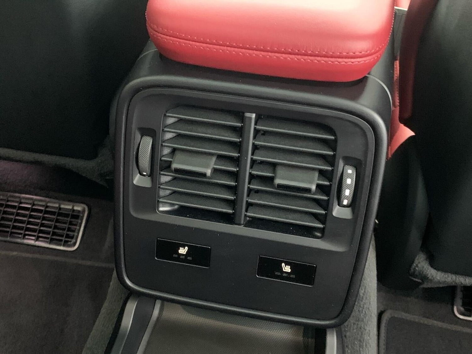 Used Porsche Taycan 2022 for sale - 77629373: Photo 40