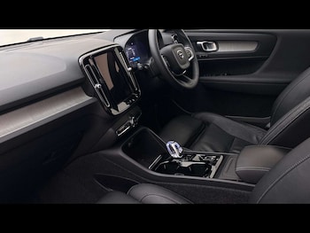 Used Volvo XC40 2023 for sale - 78670622: Photo