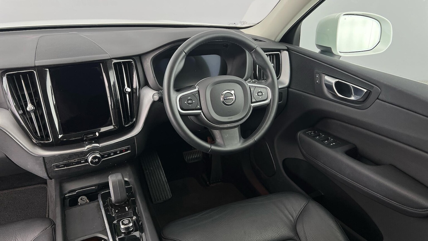 Used Volvo XC60 2022 for sale - 76374363: Photo 4