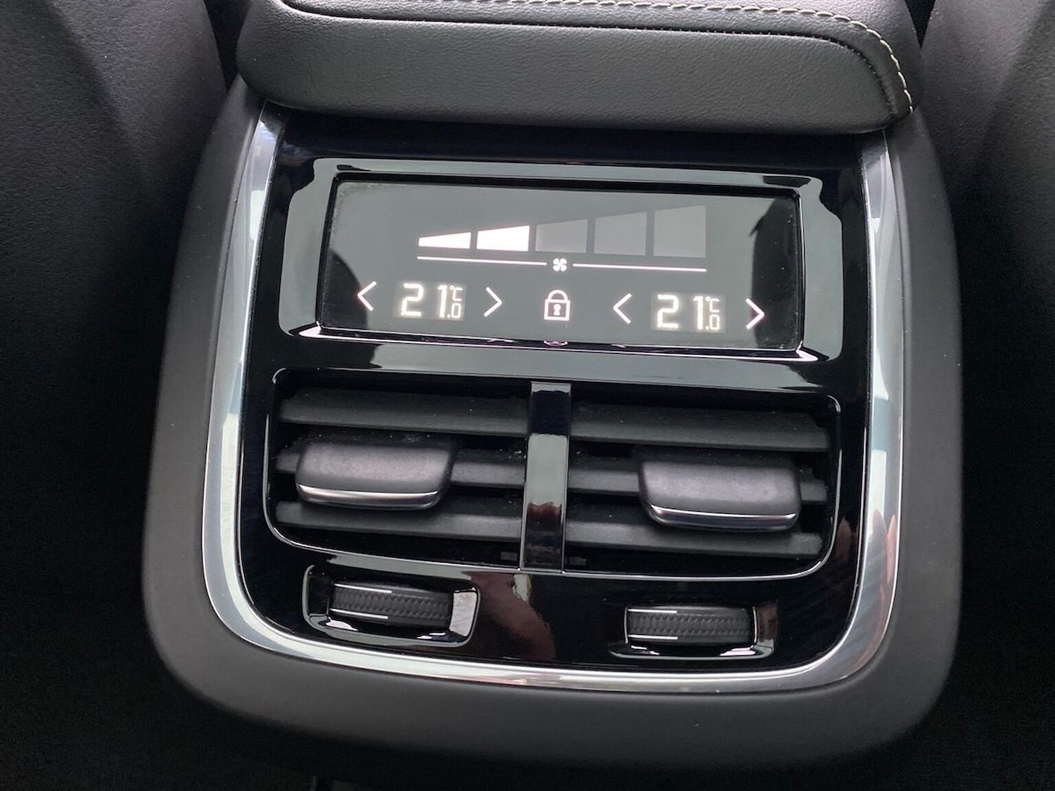 Used Volvo XC60 2021 for sale - 76198348: Photo 38