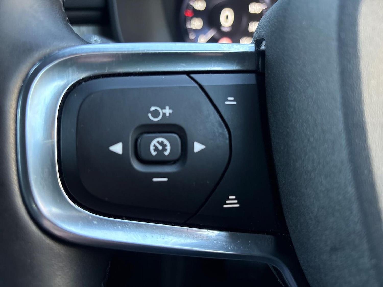 Used Volvo XC40 2022 for sale - 77487519: Photo 27