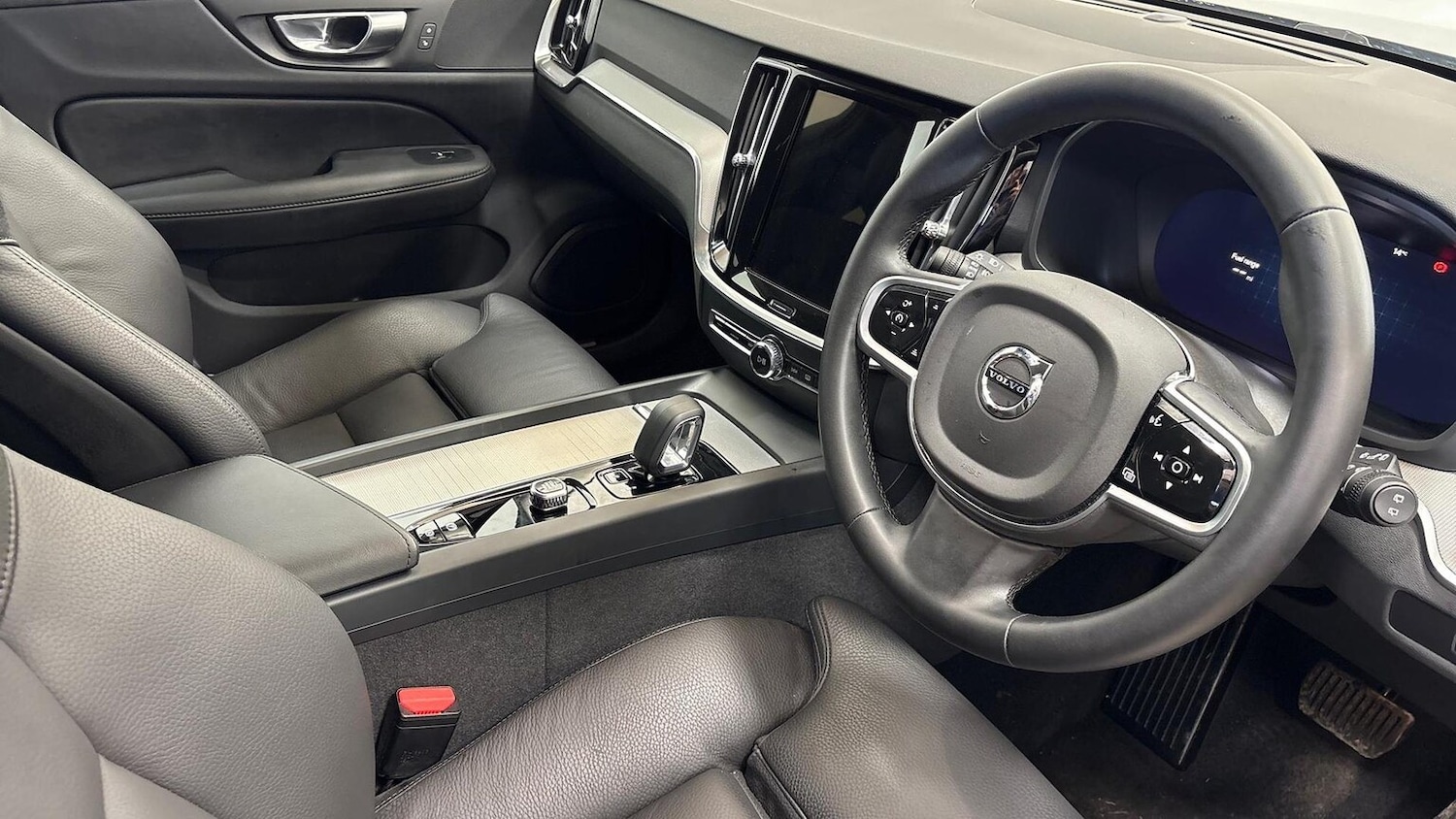 Used Volvo V60 2025 for sale - 76837120: Photo 15