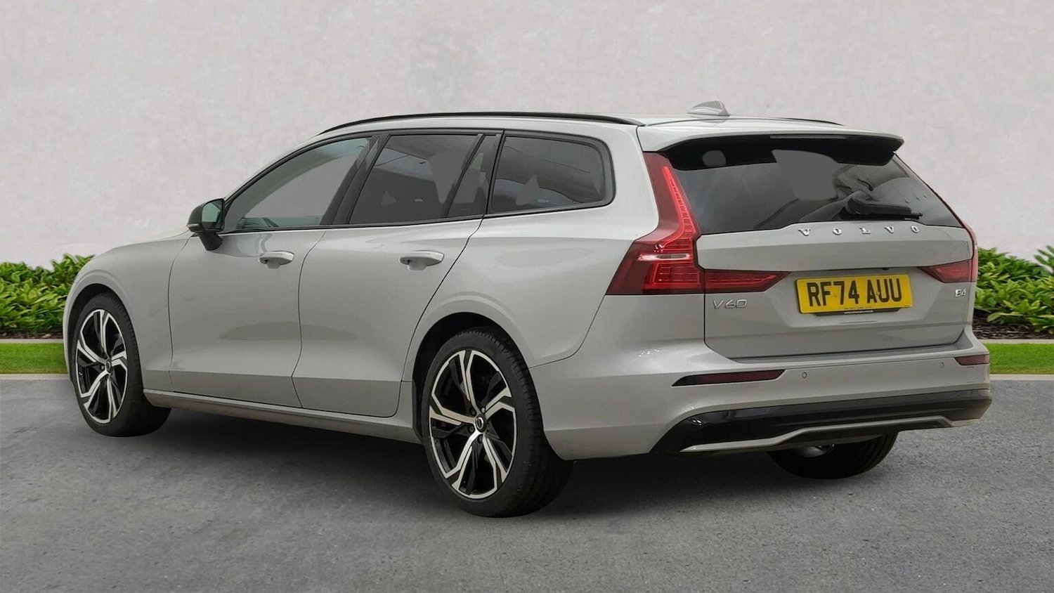 Used Volvo V60 2025 for sale - 76837120: Photo 2