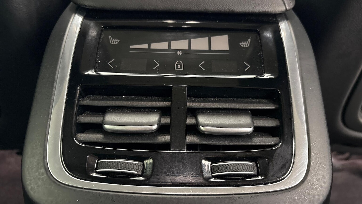 Used Volvo V60 2025 for sale - 76837120: Photo 26