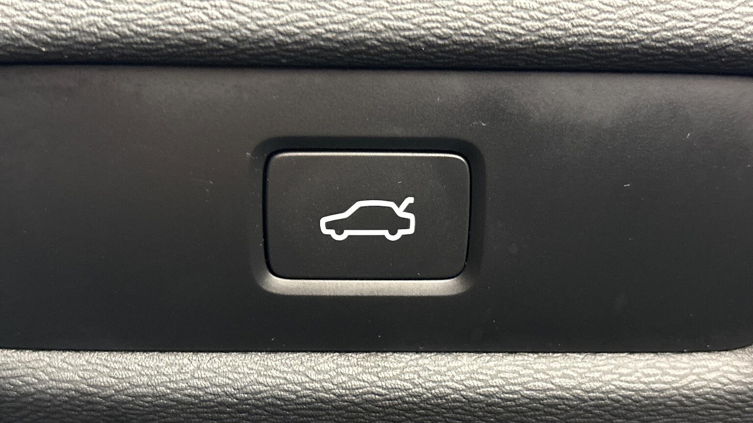 Used Volvo V60 2025 for sale - 76837120: Photo 29