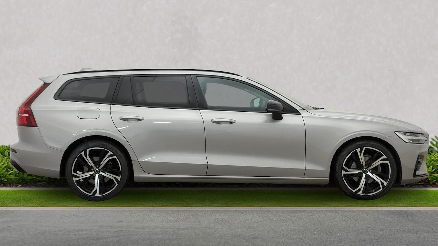 Used Volvo V60 2025 for sale - 76837120: Photo 3