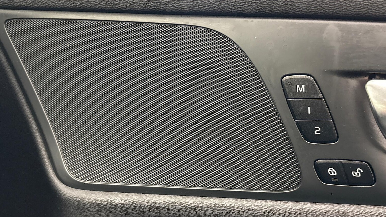 Used Volvo V60 2025 for sale - 76837120: Photo 31