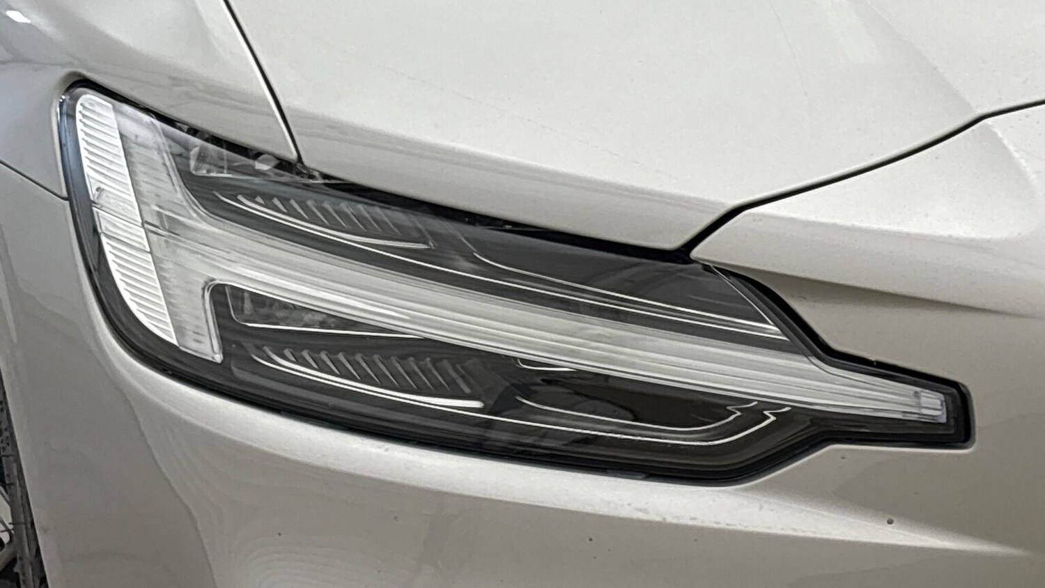 Used Volvo V60 2025 for sale - 76837120: Photo 34