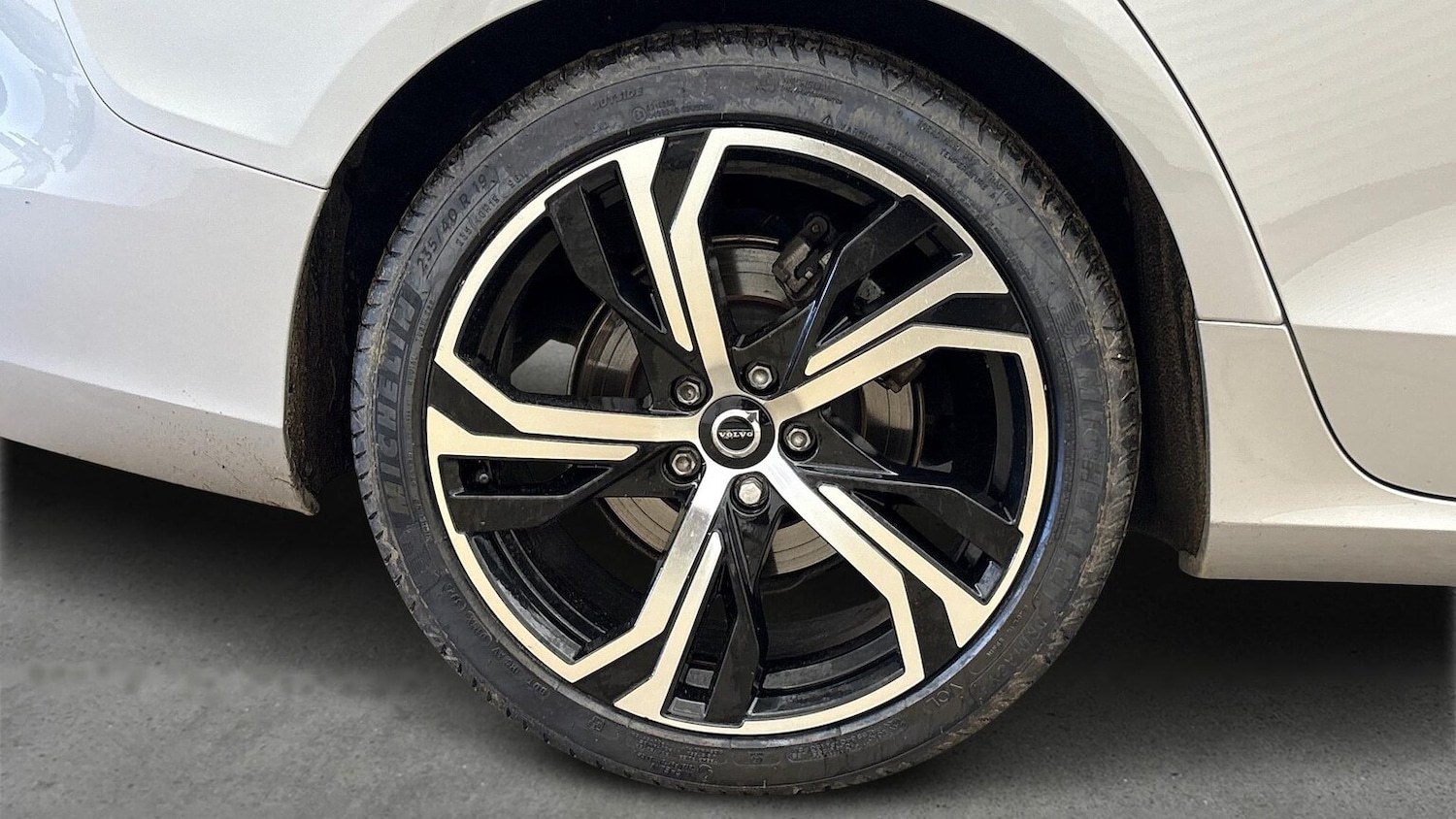 Used Volvo V60 2025 for sale - 76837120: Photo 6