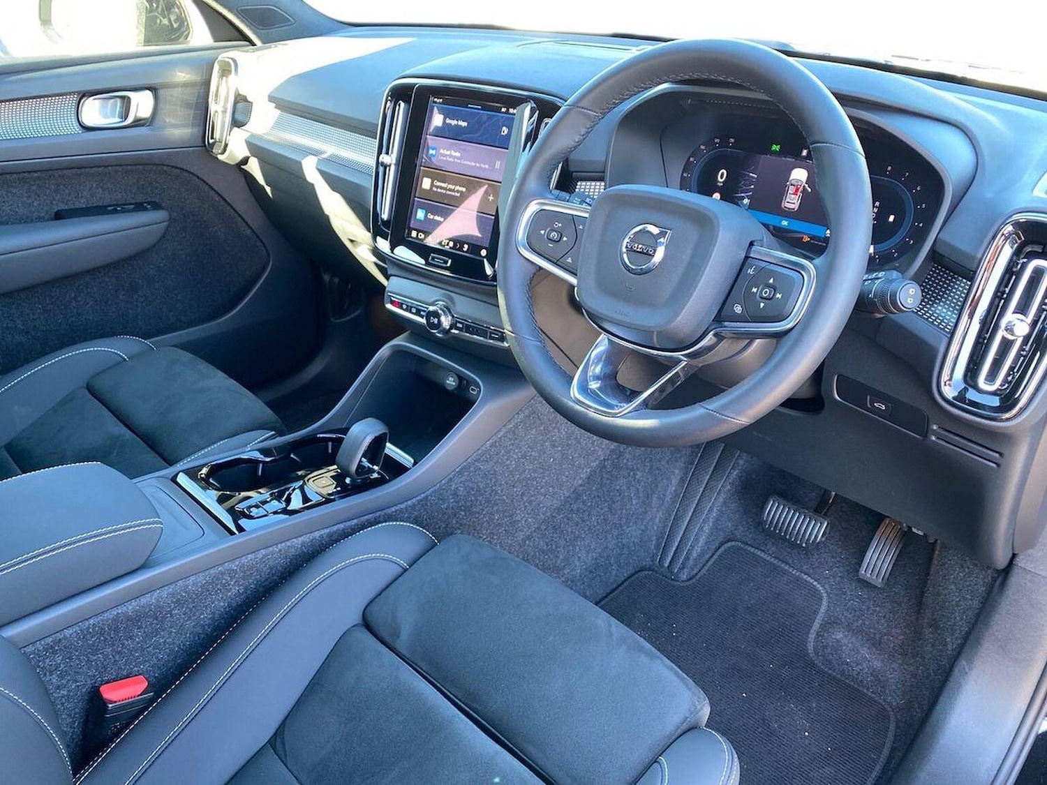 Used Volvo XC40 2025 for sale - 76374360: Photo 15