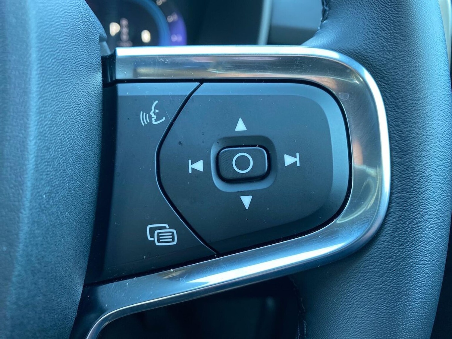 Used Volvo XC40 2025 for sale - 76374360: Photo 26