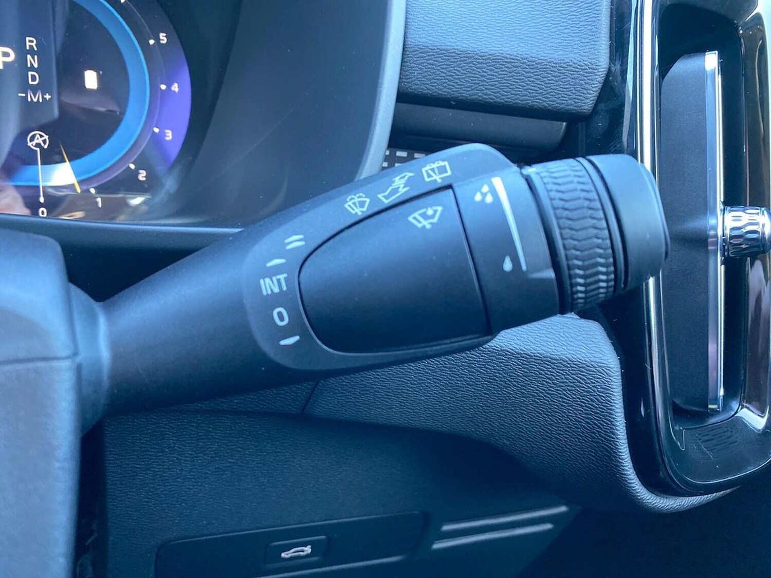 Used Volvo XC40 2025 for sale - 76374360: Photo 28