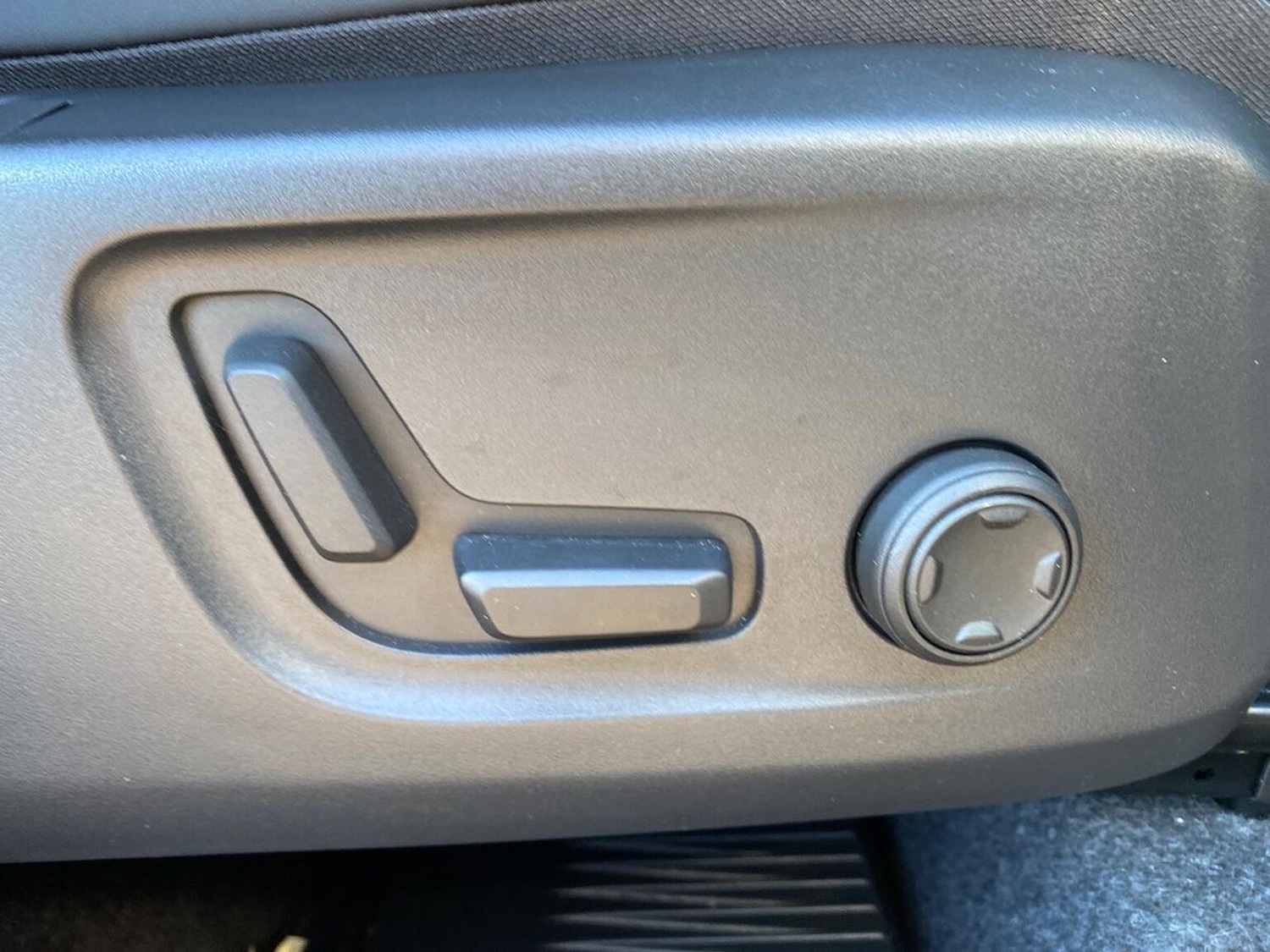 Used Volvo XC40 2025 for sale - 76374360: Photo 30