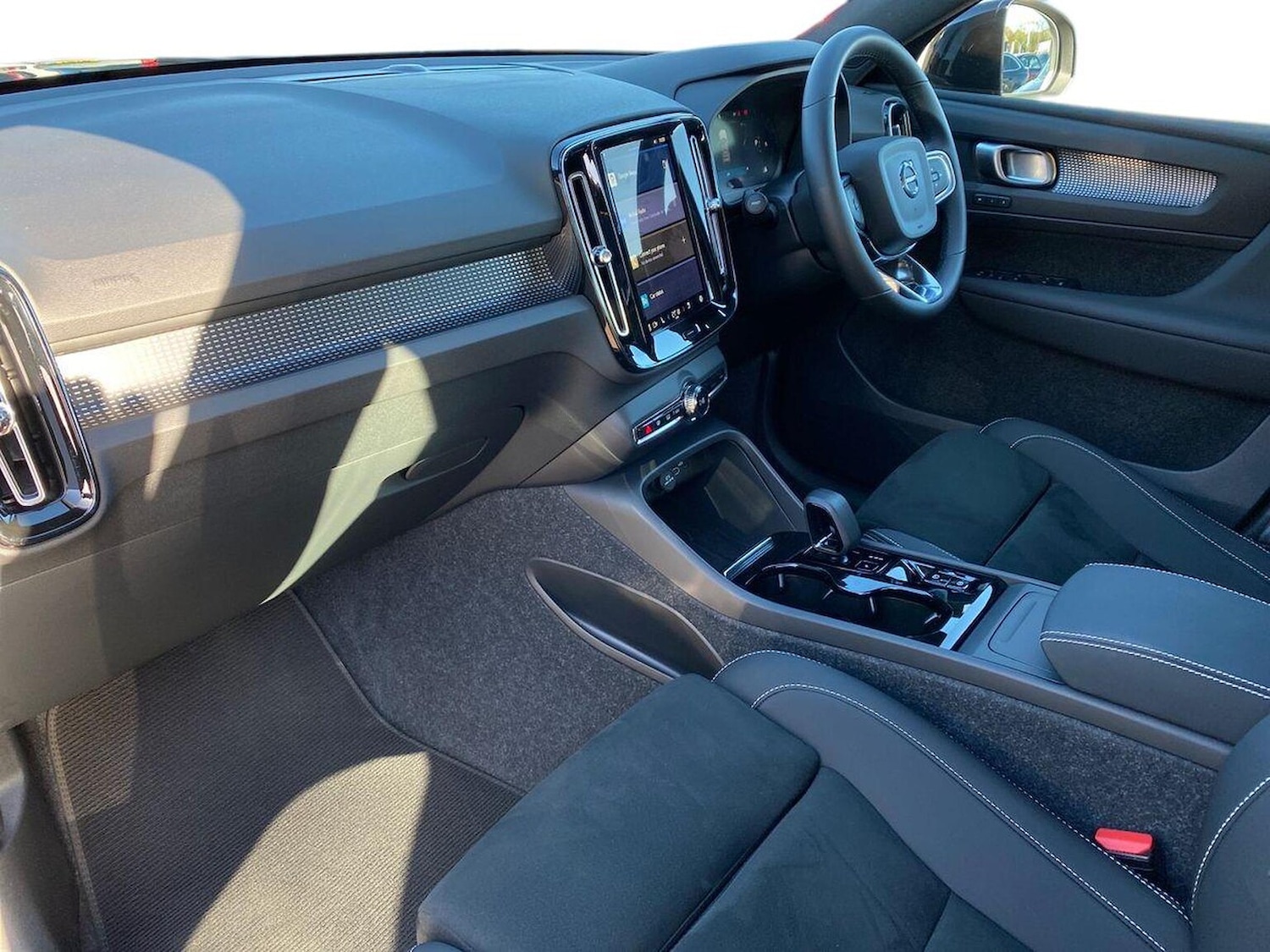 Used Volvo XC40 2025 for sale - 76374360: Photo 7