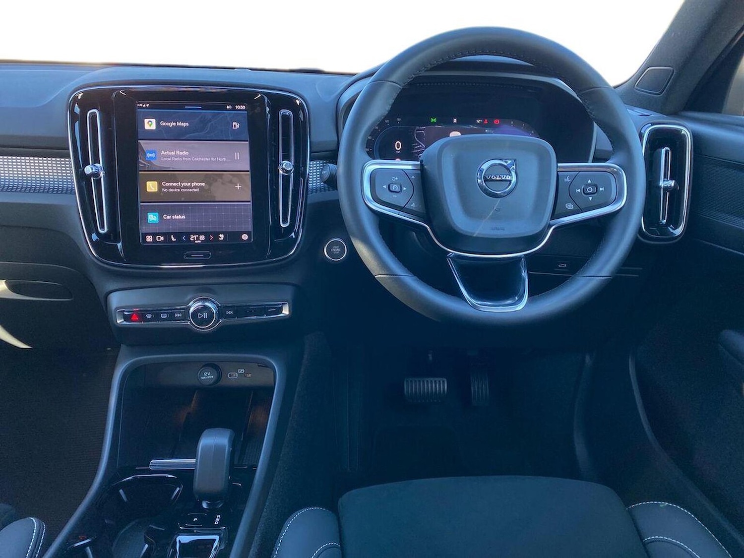 Used Volvo XC40 2025 for sale - 76374360: Photo 9