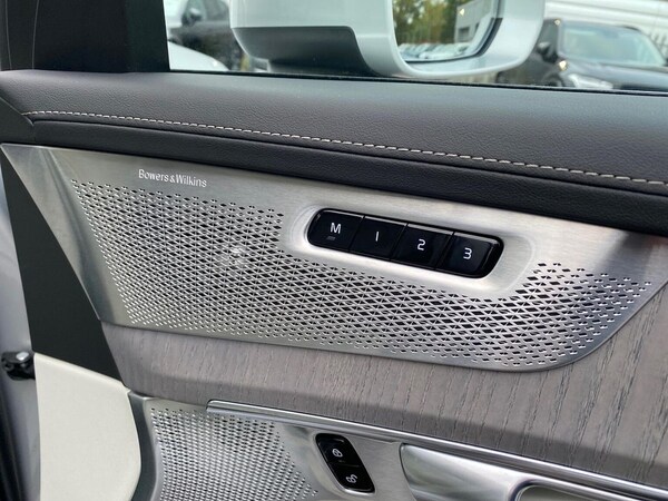 Used Volvo XC90 2025 for sale - 76299435: Photo 31
