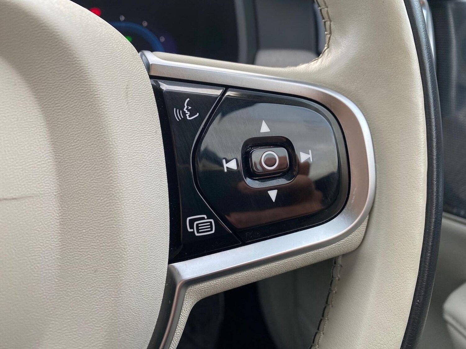 Used Volvo V90 2024 for sale - 77487504: Photo 26