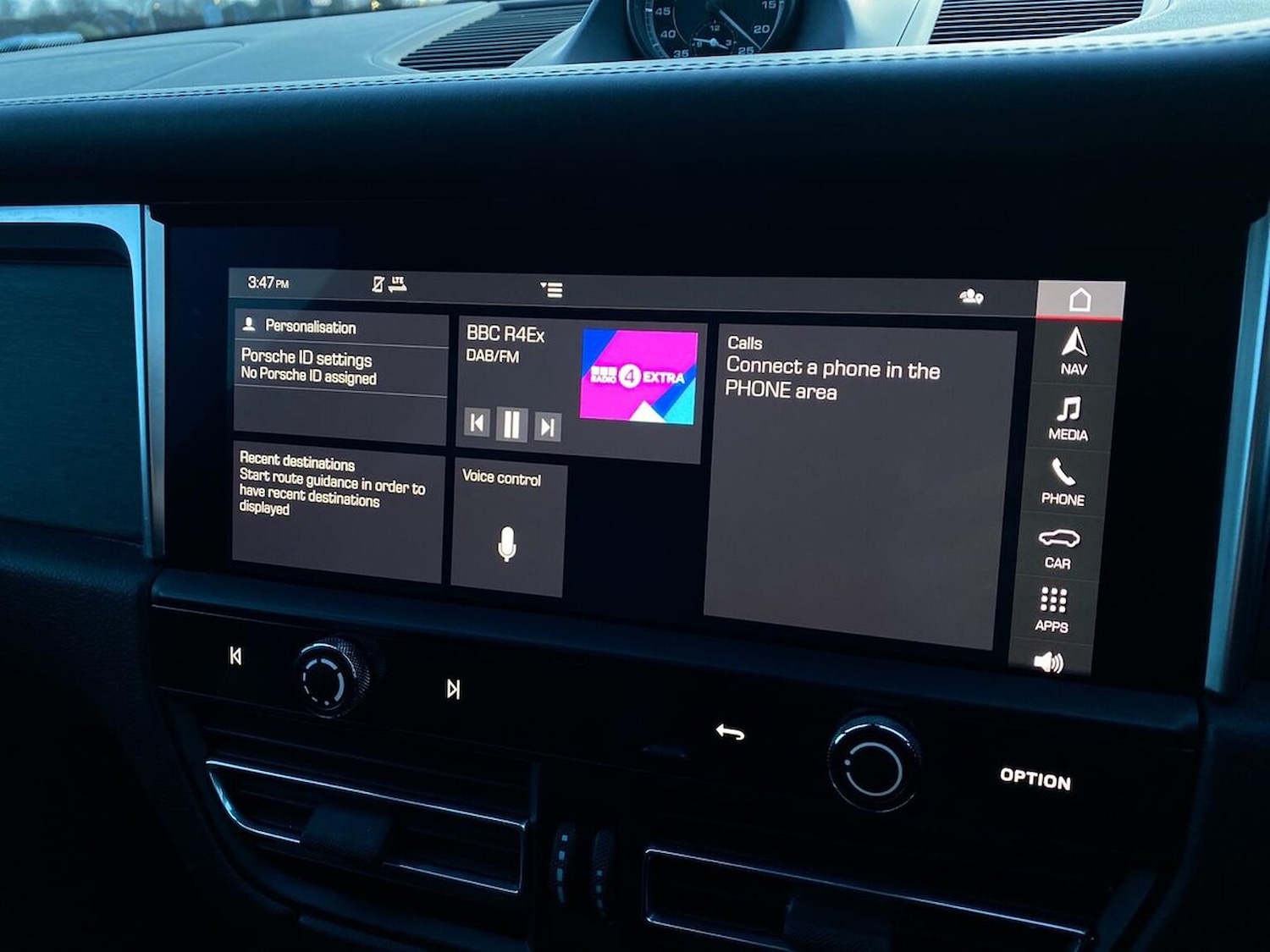 Used Porsche Macan 2021 for sale - 77028117: Photo 11