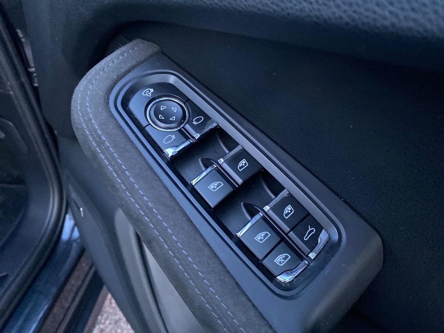 Used Porsche Macan 2021 for sale - 77028117: Photo 21