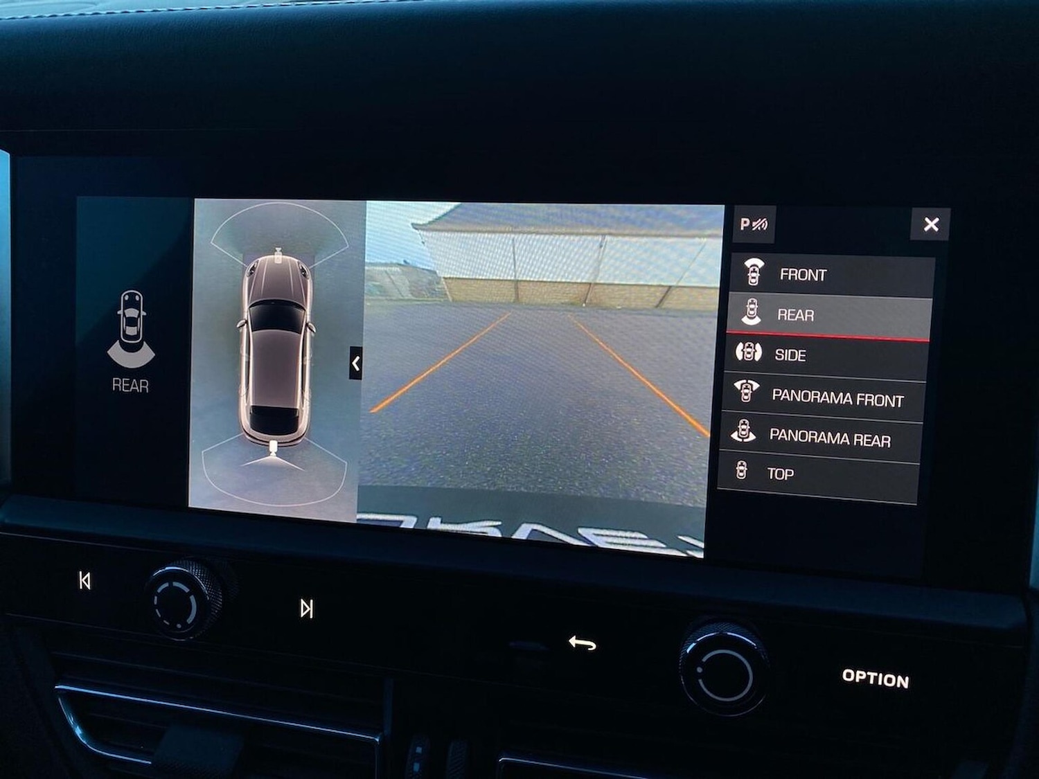 Used Porsche Macan 2021 for sale - 77028117: Photo 23