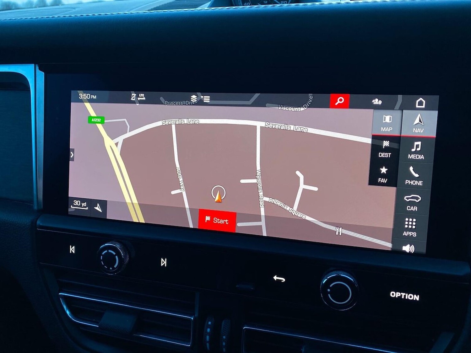 Used Porsche Macan 2021 for sale - 77028117: Photo 24